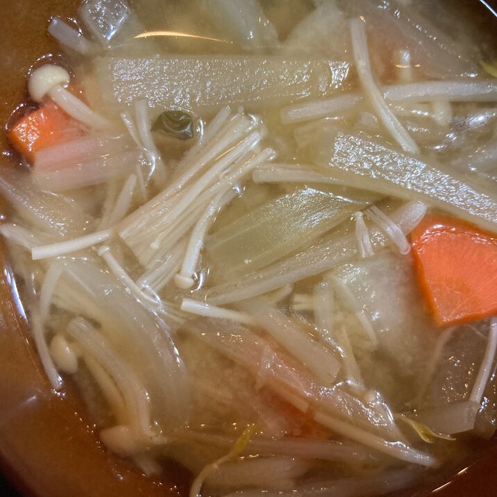 たまねぎとにんじんとえのきの和風スープ